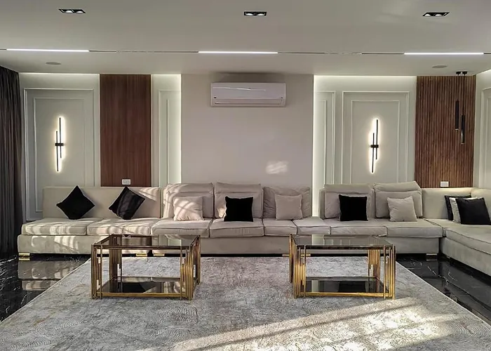 Luxury Apartment Al-Doqi